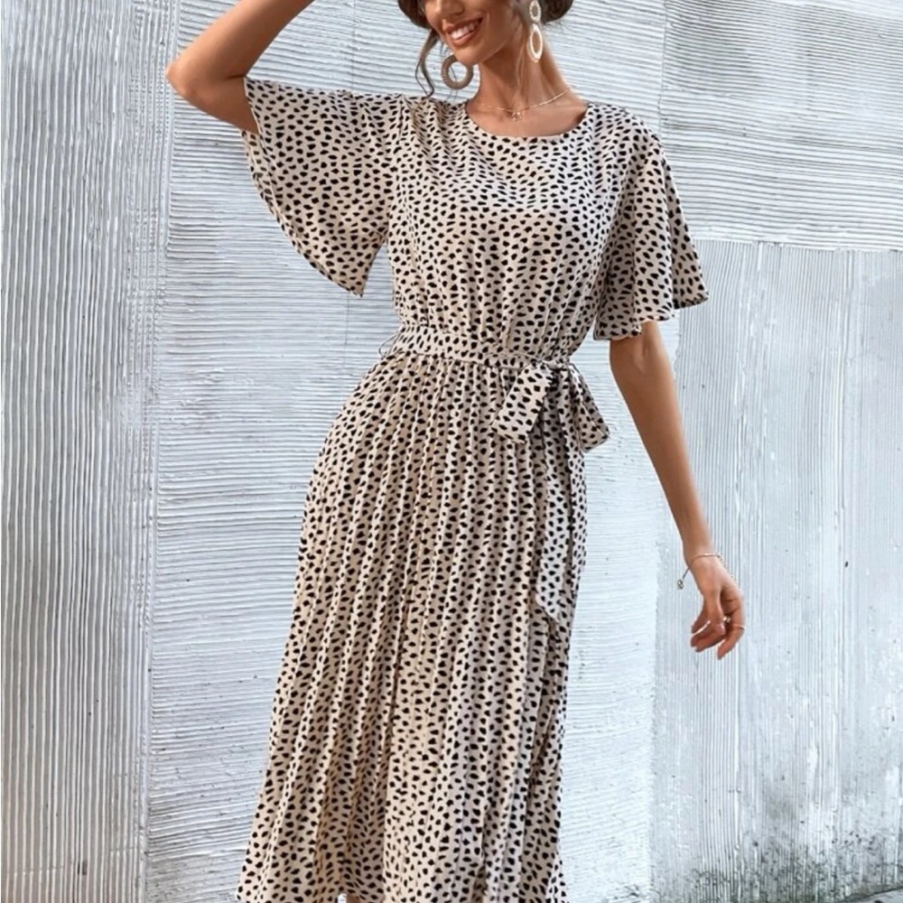 Boho dots butterfly sleeve belted dress - Picture 1 of 9
